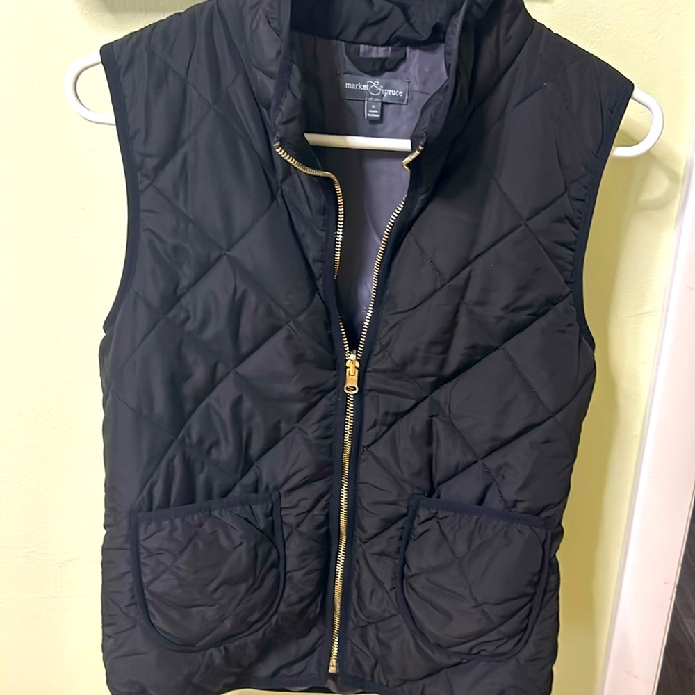 Market and source zip up shell